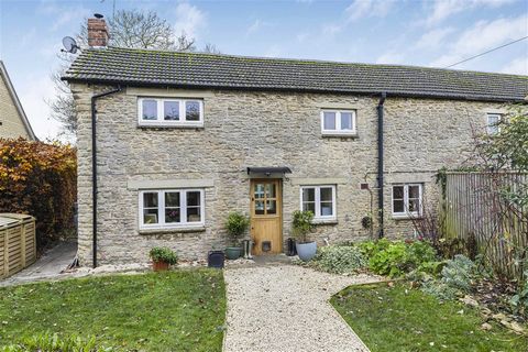 A charming stone-built three bedroom period cottage in a tucked away location, boasting delightful and secluded gardens in the Oxfordshire village of Fritwell, which is a short drive to fantastic commuter links. Approached over a gravel driveway this...