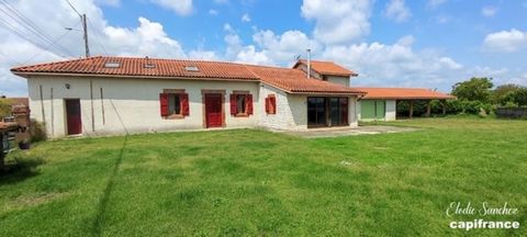 Au cur d'un charmant village entre Tarbes et Rabastens, cette charmante maison saura vous ravir. Elle dispose d'une grande entrée avec de nombreux rangements, d'une cuisine aménagée et équipée donnant sur un salon de 40 m² environ avec poêle à bois. ...