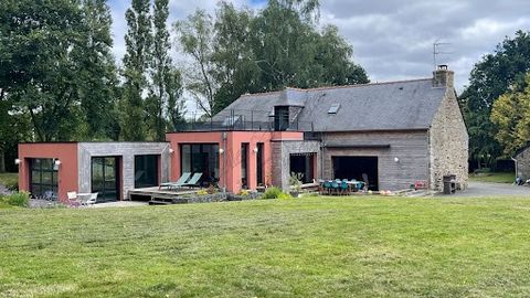 En campagne, située dans une petite commune au calme et seulement à 20 minutes des plages de Plérin et à 15 minutes du centre de Saint-Brieuc, venez découvrir cette spacieuse maison de pierre avec piscine intérieure et dépendances. Descriptif : Le mé...