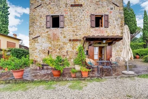 This 1-bedroom holiday home in Le Ville is suitable for a couple with an infant. It has a private terrace for barbecue. You will find a shared swimming pool to unwind.Monterchi with a beautiful small chapel is situated just 3 km away. A visit to the ...