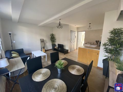 NO WORK Investment property in the city center of Foix consisting of 3 apartments (two T2 and one T3). Annual profitability 15360 euros excluding charges. Close to all shops. Equipped kitchens. The apartments are sold furnished. No work required. PYR...