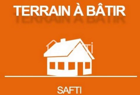 Situé dans la charmante ville de Pamiers (09100), ce terrain de 878 m² offre un cadre idéal pour construire la maison de vos rêves. Pamiers, connue pour son ambiance paisible et son atmosphère conviviale, séduit par ses paysages pittoresques et son r...