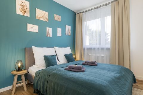 ☆ WILLKOMMEN BEI FREE LIVING ☆ Diese frisch renovierte 3-Zimmer Wohnung ist perfekt für 6 Personen und zeichnet sich durch ihr tolles Design & ihre bunte Ausstattung aus. → 24h Check-In → 2 Schlafzimmer → 3 Gemütliche Polsterbetten → Wohnzimmer mit 5...