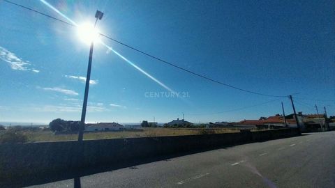 Apresentamos um Terreno excepcional de 2400 metros quadrados dividido em 2 lotes podendo ser unificado, situado em zona de multiserviços, estrategicamente localizado no Lugar da Lomba, Paramos - Espinho. Este terreno está próximo a Igreja Paroquial d...