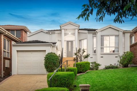 Sale Closing Thursday 26th September at 5:00pm. Welcome to this delightful 3-bedroom, 2-bathroom home situated in the heart of Donvale, within the highly sought-after zones of Milgate Primary School and East Doncaster Secondary College. Perfectly pos...