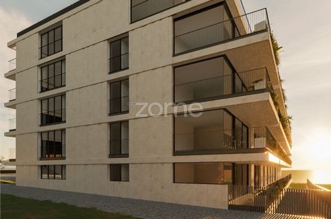 Identificação do imóvel: ZMPT569998 2 bedroom apartment in Canidelo, Vila Nova de Gaia, with stunning sea views - This stunning two-bedroom apartment, located in Canidelo, Vila Nova de Gaia, offers a unique living experience with panoramic sea views....