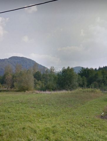 Location: Primorsko-goranska županija, Delnice, Brod na Kupi. GORSKI KOTAR, BROD NA KUPI - terreno edificabile 2021 m2 Intermediamo la vendita di un bellissimo e pianeggiante appezzamento di terreno situato entro i confini della parte non edificata d...