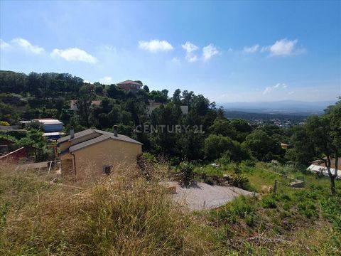 Vous êtes à la recherche d’une maison individuelle dans un état de construction arrêtée ? Nous l’avons. Excellente opportunité d’acquérir cette maison individuelle dans un état de construction arrêté, située dans la ville de Maçanet de la Selva, prov...