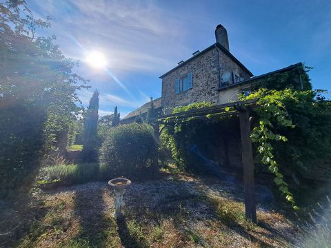 Beautiful house of character in a very pleasant environment Located in the pretty little village of Chabrignac, This house offers on the ground floor a large kitchen of 33 m² with direct access to the south side garden, a bathroom with WC and a laund...