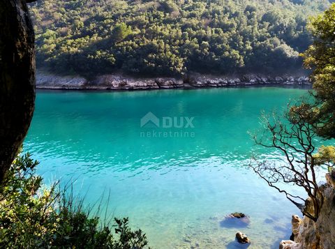 Location: Istarska županija, Labin, Rabac. ISTRIA, RABAC - Ampio terreno in riva al mare Sulla costa sud-orientale dell'Istria, dove le verdi colline incontrano il mare, dove natura e patrimonio si uniscono, si trovano due città di dimensioni simili ...