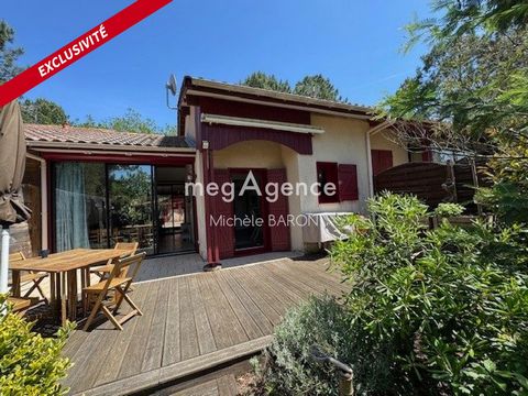 Nichée au coeur de la pinède de Moliets, cette jolie maison mitoyenne d'environ 70 m2 se distingue par son environnement privilégié, entre mer, village, plages et golf. Tout en étant proche des commerces, vous pourrez savourer le calme et la nature d...