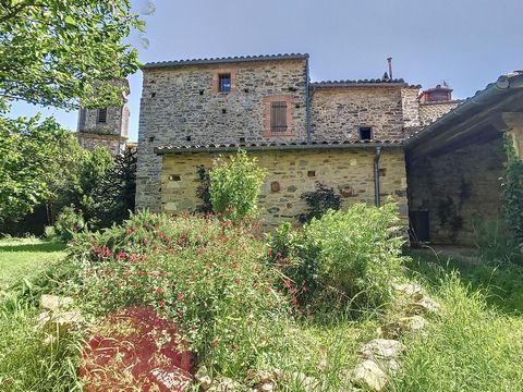 Bâtisse du 19ème siècle - 170 m2 - 5 pièces
