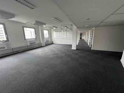 bureau à vendre VILLEURBANNE (69) plateau de bureaux de 187m2 aux Charpennes, immeuble le Colysée, à la sortie du métro Charpennes ( lignes A et B), véritable HUB lyonnais, à 50m du TRAM (T1-T4)