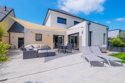 Belle maison contemporaine avec 4 chambres - PISCINE