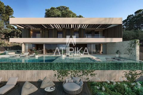 Huis van 653 m² gebouwd, verdeeld over drie verdiepingen, gelegen in een exclusieve woonwijk van Sant Andreu de Llavaneres. Deze unieke woning heeft 6 slaapkamers met eigen badkamer en ruime ruimtes die zijn ontworpen om comfort, privacy en elegantie...