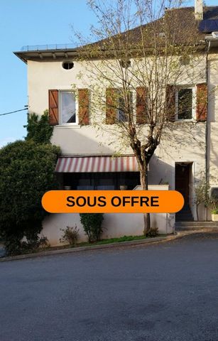 Belle Maison rénovée avec 2 appartements pouvant être facilement réunis.