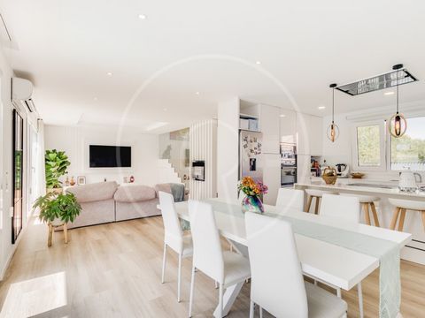 Bem-vindo a esta casa construída em 2023! Grande oportunidade de possuir uma bela casa de 3 quartos e 3 casas de banho em São Domingos da Rana. Oferecendo 142m2 de área de estar aberta cuidadosamente projetada com acesso direto ao jardim e piscina. E...