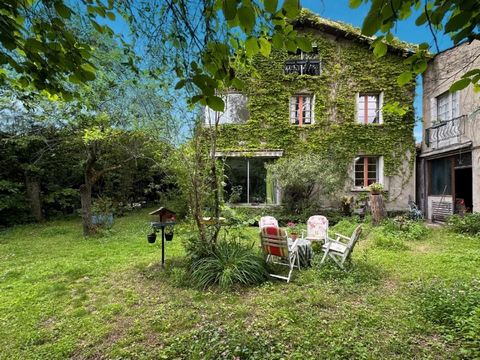 Grande Maison de caractère avec dépendance et jardin