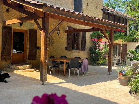 PLAISANCE (32): SANS TRAVAUX, MAISON XVIIIs 240m2 environ restaurée avec élégance, 6600m2 de jardin, puits, géothermie, grandes dependances environnement bucolique