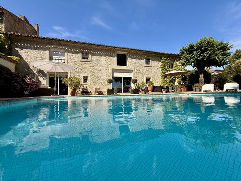 Maison en pierre avec piscine