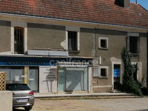 Loché-sur-Indrois (Indre-et-Loire), à vendre MAISON DE BOURG 7 pièces de 210 m² A RENOVER