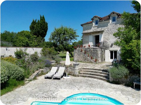 Propriete à vendre 5 pièces proche de BRANTOME (24), 180m2 hab., 4 chambres, gîte 30m2, piscine 12x6, grange, 25000m2 terrain