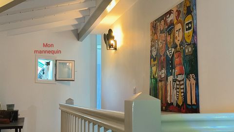 Maison de ville unique avec esprit loft et garage -Proximité des commerces et plages de Biarritz.