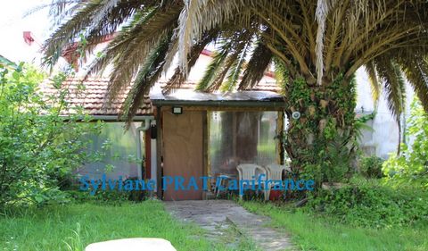 SAINT-JEAN-DE-LUZ Maisonnette de 19.61 m² carrez 33 m² au sol à rénover