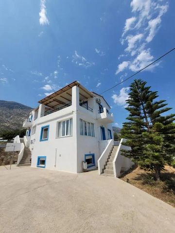 Ikaria, een van 's werelds zeldzame Blauwe Zones, is een adembenemend Grieks eiland dat bekend staat om zijn ongerepte schoonheid, kristalhelder water en een manier van leven die een lang leven en welzijn bevordert. Beroemd om zijn ontspannen tempo, ...