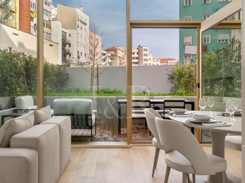 one-bedroom duplex apartment with 83 sqm, located in The One development, on Av. João XXI. The apartment is distributed as follows: on the ground floor there is a large 28 sqm living room with an open kitchen with large windows that open onto a gener...