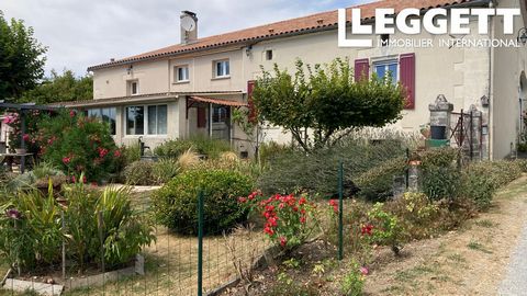 A15408 - Located in the southern Charente department, this property is in a quiet hamlet with beautiful views of the surrounding countryside. A great opportunity to acquire a house comprising on the ground floor a veranda with a view onto the garden,...