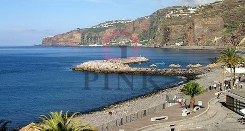 Quality development with a privileged location by the sea and in the center of Ribeira brava close to all amenities and services. By the sea but protected from the waves of the Atlantic Ocean was created here a beach of black sand very safe for bathe...