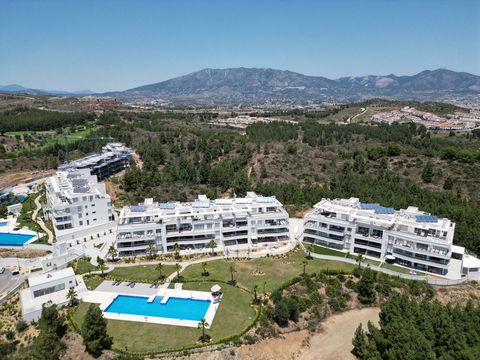 El Chaparral, Mijas, This is an opportunity to purchase below developer's price and with lower purchase tax than buying a brand new property. Surrounded by nature, yet 2 min away (by car) from the main road (connecting La Cala de Mijas - Fuengir...