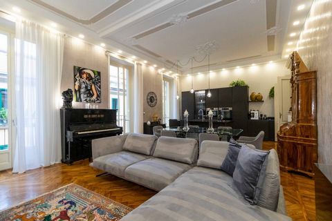 Prestigious apartment located in the heart of Turin, precisely in Via Carlo Alberto, located on the second floor of a building dating back to the early nineteenth century equipped with a modern lift. The property underwent a complete renovation in 20...
