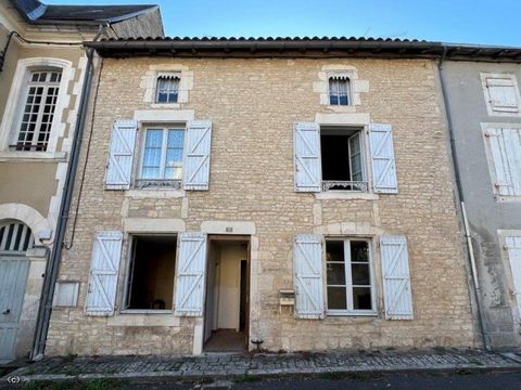 Verteuil-sur-Charente, village house with gorgeous chateau views offering two independent accommodations, ideal for investor or holiday home.In a very dynamic picturesque village with bars, restaurants, grocery store, pharmacy, school etc...... In de...