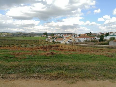 Urbanizable land, with 10.000 m2, with approval of construction of up to 5 villas in Sobral do Parelhão - Carvalhal - BombarralReserved area, on the edge of the urban area, very good views of the region, very quiet and safe.It has an approved project...