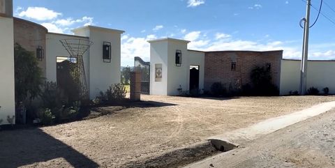 In Cotacachi a lot of land of 5016m2 is for sale at only $25 per square meter. This property is located 15 minutes from the center of Cotacachi, in the sector of Tunimamba, in a subdivision where 4 houses are already built. The lots have all the infr...