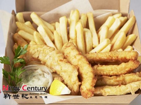 FISH & CHIPS -- ALTONA NORTH -- #7784271 Fish and chip shop * LOCATED IN A BUSY LOCATION IN ALTONA NORTH, WITH HIGH TRAFFIC AND EASY PARKING * The store is spacious and well-equipped * $11,000 per week, open for 6 days * Ultra-low weekly rent of $538...