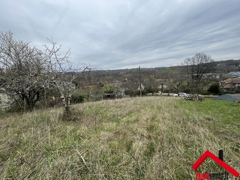 EXCLUSIVITY FAUREIMMO.FR / A wooded building plot of about 1600 m2. CONTACT: ... / ...