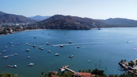 For sale excellent land with a privileged view of the bay of Zihuatanejo, live the experience of an incredible sunset.