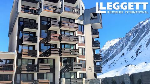 A25256JQB73 - For sale in the centre of the world acclaimed Ski resort of Tignes, in the desirable area of Val Claret, a luxury studio apartment that has undergone a complete interior makeover, comprising a living area leading onto a balcony, a kitch...