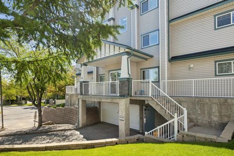 Discover unparalleled convenience with this 2-bedroom Somerset condo where condo fees cover all utilities! Just 3 minutes from the LRT, this third-floor gem boasts adult living (18+), and a kitchen with white cabinetry, a walk-in pantry, and laminate...
