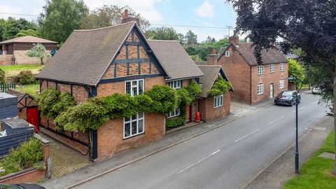 Gary Delaney - Fine & Country Sutton Coldfield and Lichfield's local expert is proud to present this exquisite, quintessentially English cottage bringing with it an incredible history. Having once been the village pub, dating back to the 16th century...