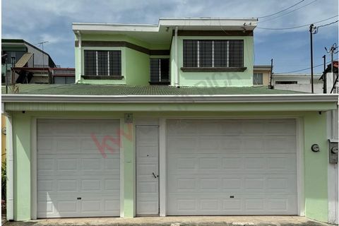 Située à Pavas, San José, cette belle maison indépendante de deux étages allie confort, fonctionnalité et un emplacement enviable, parfait pour ceux qui recherchent une maison confortable et bien située. Il a une superficie totale de 218 m², parking ...