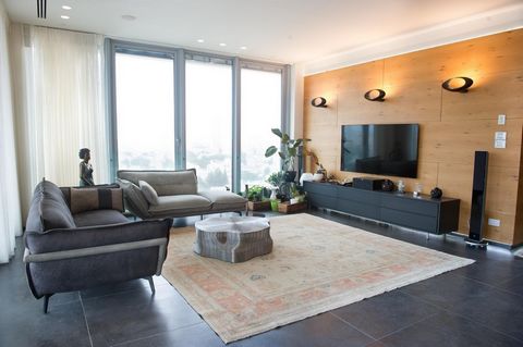 Frishman Tower – Apartment for sale For sale an exceptional apartment on a high floor facing west and north with panoramic view of the sea and the city. 177 square meter built and additional 23 square meters balcony. 2 underground parking spaces and ...