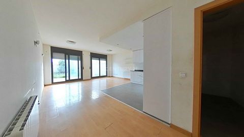 Wilt u een appartement met 2 slaapkamers te koop kopen in Bellpuig? Uitstekende gelegenheid om dit appartement te verwerven gelegen in een woongebouw met lift. Het is gelegen in de stad Bellpuig, in de provincie Lleida. Het heeft een oppervlakte van ...