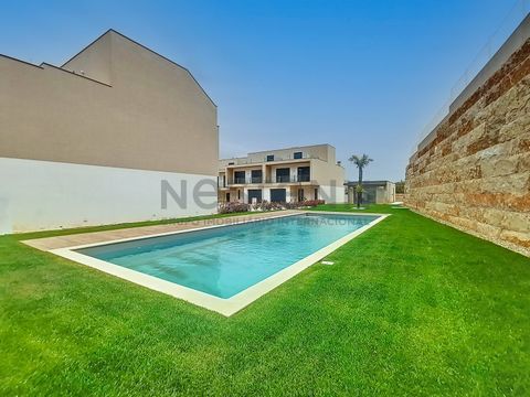 House 4 to 800 m from the beach in the lourinhã area. This 4 bedroom villa is inserted in a private condominium of 15 villas just 800 m from the beach and with private pool. The houses are finished and ready to live in. The sun exposure is east - wes...