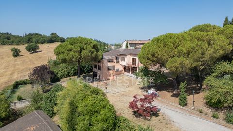 This beautiful single villa is located in a private position to the main road and neighbouring houses and enjoys an open view of the splendid surrounding hills. Built in the 1990s and enlarged in 1995 respecting the architectural style of the time, s...