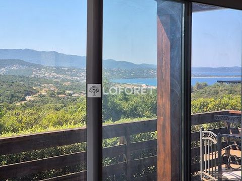 The villa presented by the Laforêt agency offers an exceptional opportunity for those looking to invest in real estate in Corsica. With its 106 m² of living space, this recent single-storey property is located on a large plot of 2000 m². Although the...