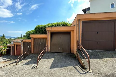 Die Ferienwohnung Aurora in Baveno befindet sich in einer ruhigen Wohngegend und bietet einen sensationellen Blick auf den Lago Maggiore. Diese Ferienwohnung für 2 Personen verfügt über 1 Schlafzimmer mit Doppelbett, ein Wohnzimmer mit Sofa und TV, e...